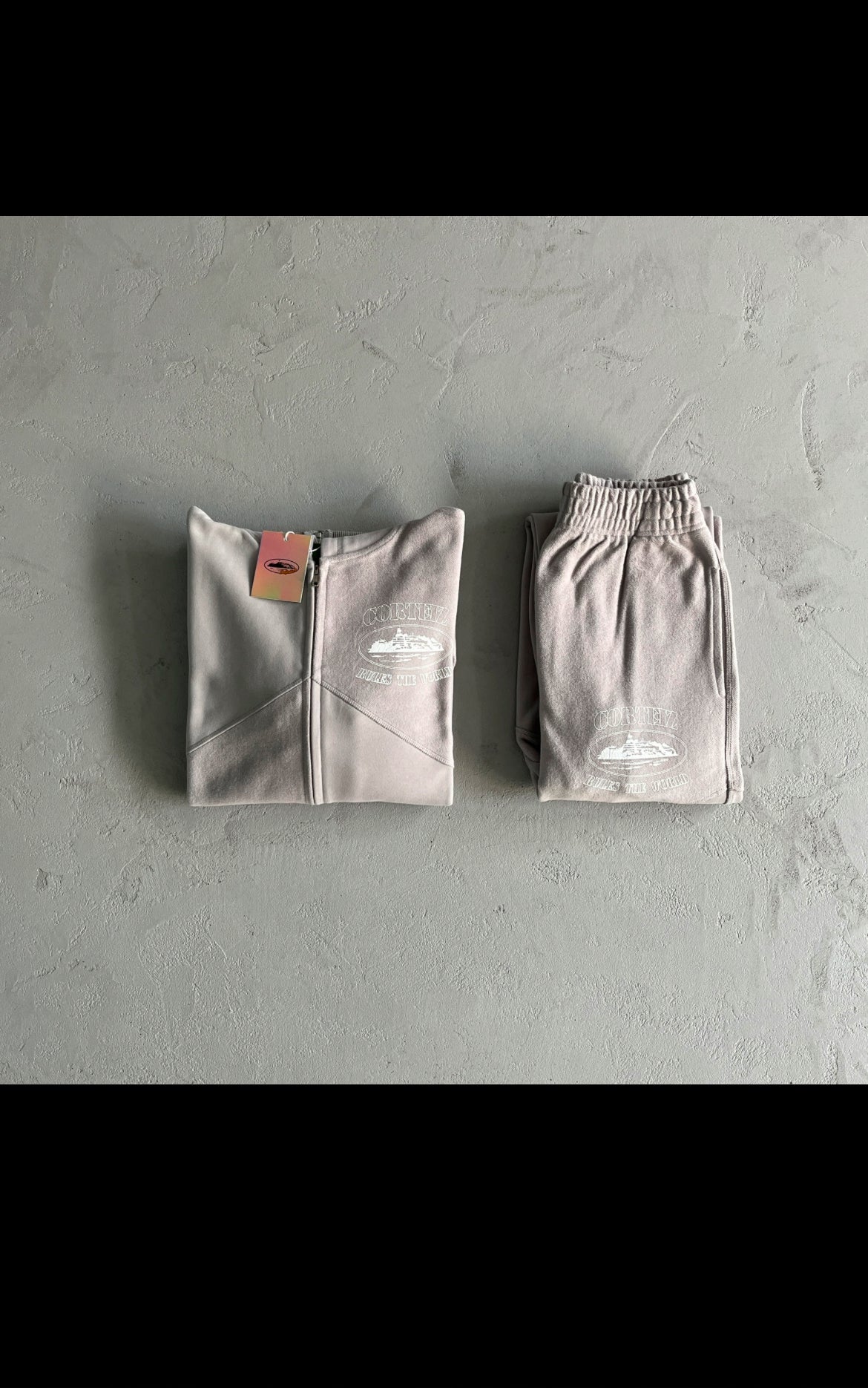 C⭐️rtiez tracksuit