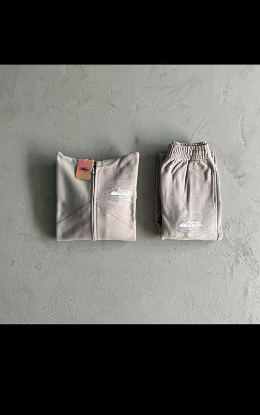 C⭐️rtiez tracksuit