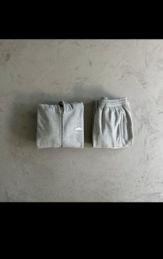 C⭐️rtiez tracksuit